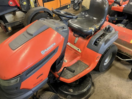 murutraktor Husqvarna YTH 150 Twin