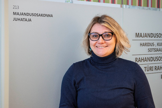 Annely Grazer majandusosakonna juhatajana.png