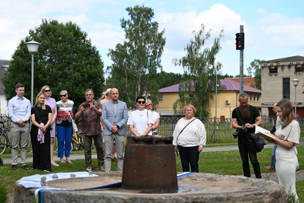 Türi paberivabriku käiakivi avamine.jpg